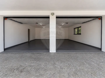 Moradia T4 para Venda em Fonte Arcada