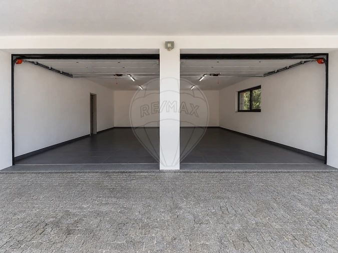 Moradia T4 para Venda em Fonte Arcada Foto 29