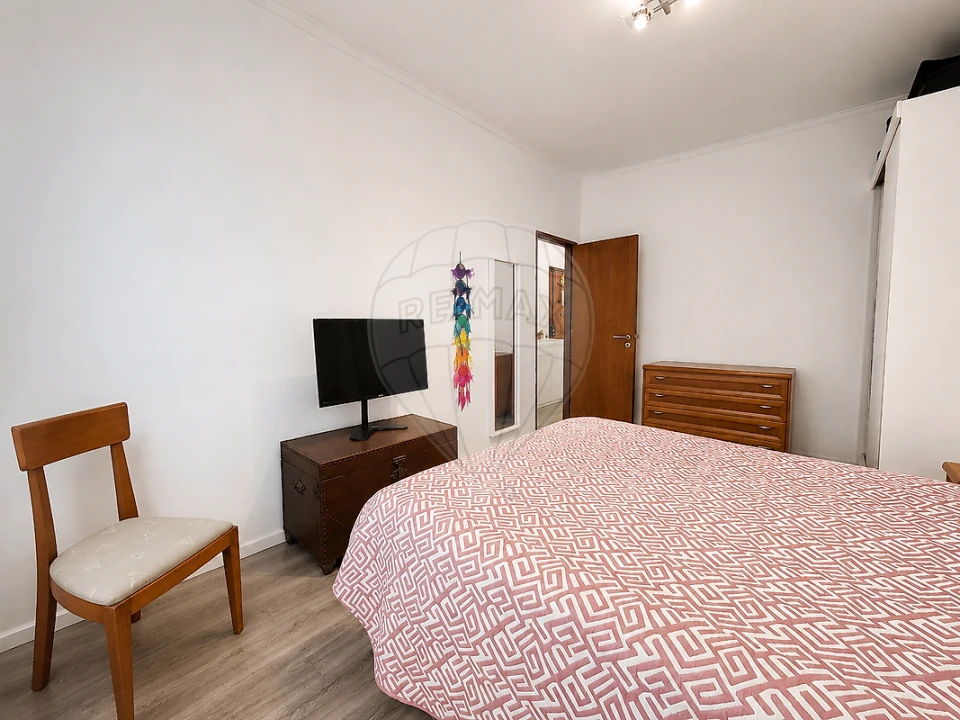 Apartamento T2 para Venda em Póvoa de Santa Iria e Forte da Casa Foto 18