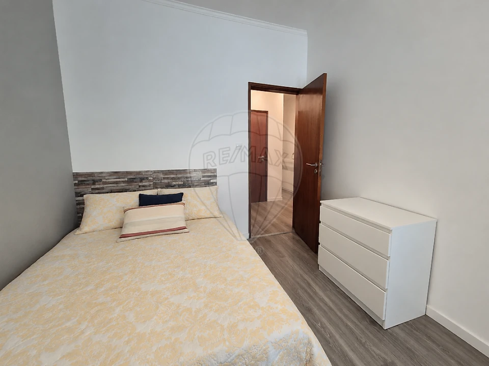Apartamento T2 para Venda em Póvoa de Santa Iria e Forte da Casa Foto 23