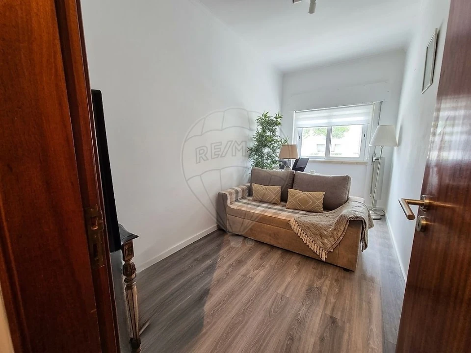 Apartamento T2 para Venda em Póvoa de Santa Iria e Forte da Casa Foto 11