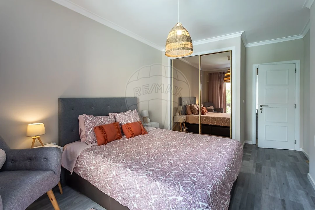 Apartamento T2 para Venda em Agualva e Mira-Sintra Foto 4