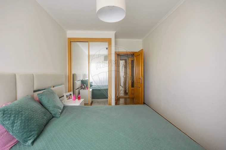 Apartamento T2 para Venda em Algueirão-Mem Martins Foto 3