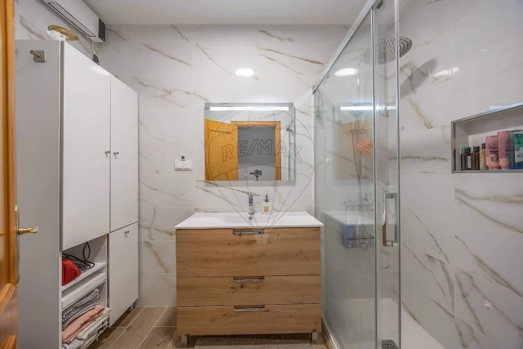 Apartamento T2 para Venda em Algueirão-Mem Martins Foto 2