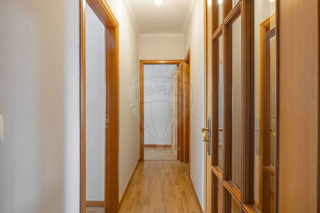 Apartamento T2 para Venda em Algueirão-Mem Martins Foto 7