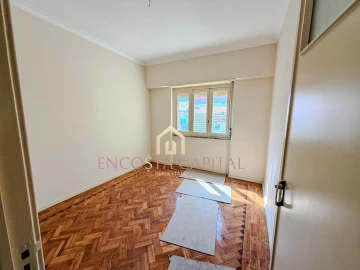 Apartamento T3 para Venda em Sacavém e Prior Velho