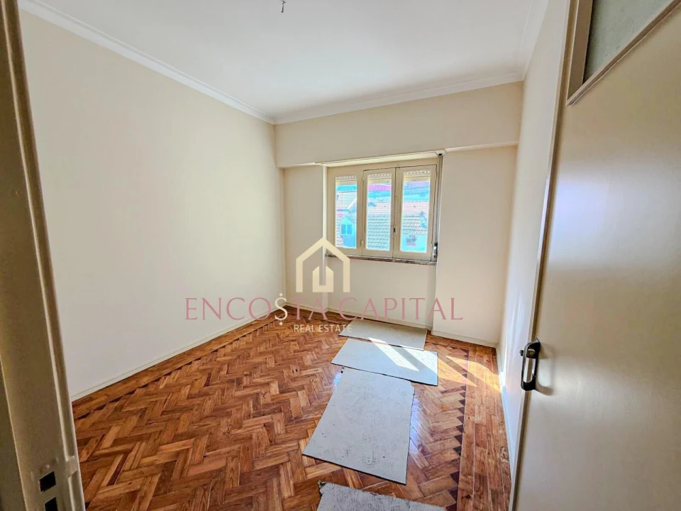 Apartamento T3 para Venda em Sacavém e Prior Velho Foto 5