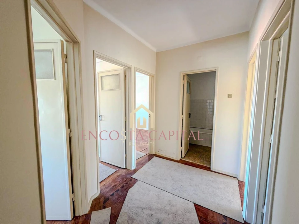 Apartamento T3 para Venda em Sacavém e Prior Velho Foto 6