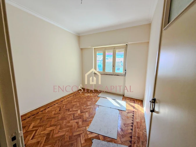 Apartamento T3 para Venda em Sacavém e Prior Velho Foto 5