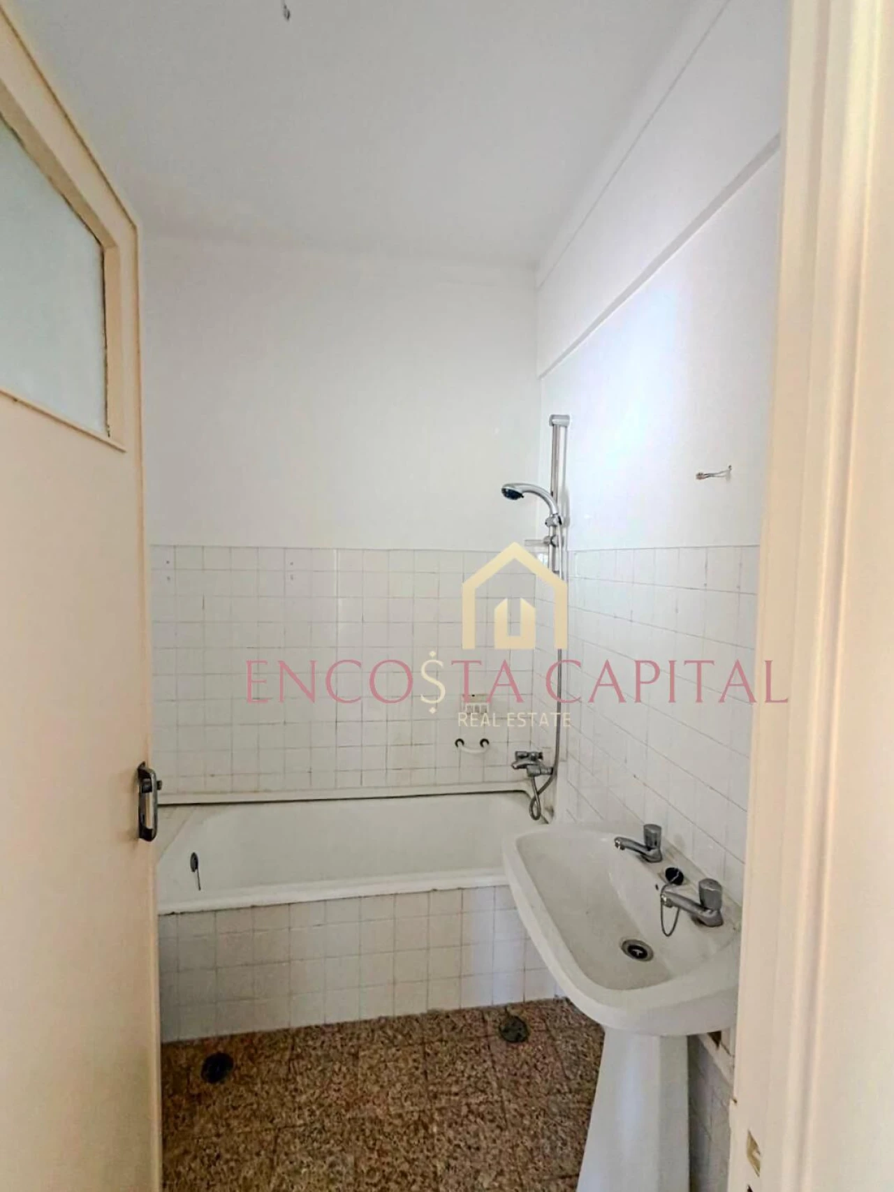 Apartamento T3 para Venda em Sacavém e Prior Velho Foto 10