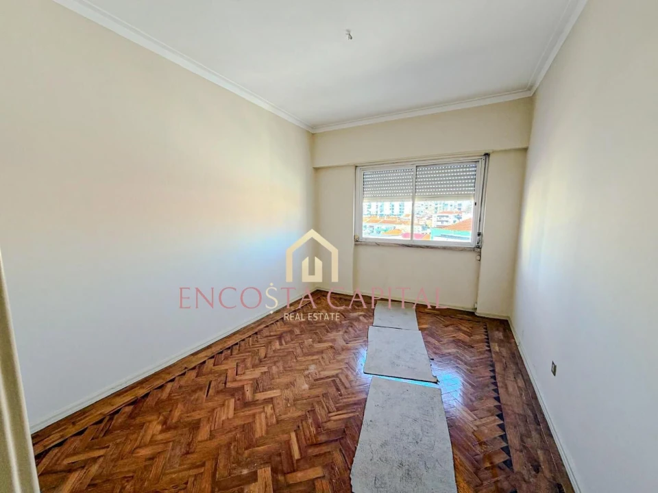 Apartamento T3 para Venda em Sacavém e Prior Velho Foto 3
