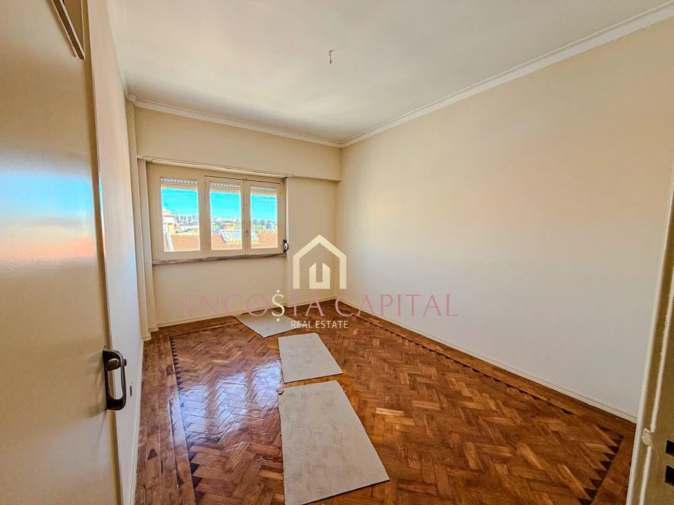 Apartamento T3 para Venda em Sacavém e Prior Velho Foto 4