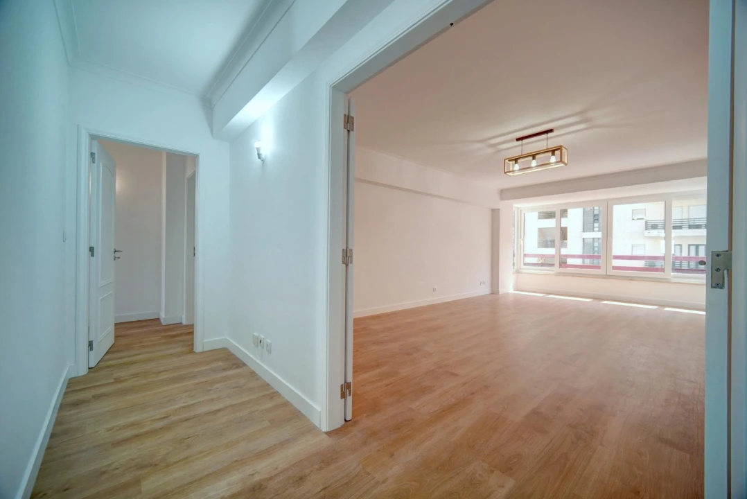 Apartamento T3 para Venda em São Domingos de Benfica Foto 2