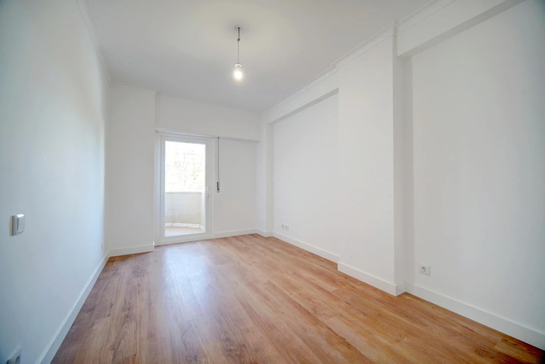 Apartamento T3 para Venda em São Domingos de Benfica Foto 9