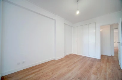 Apartamento T3 para Venda em São Domingos de Benfica