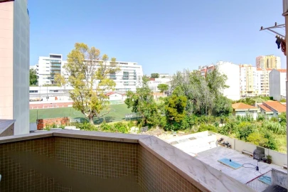 Apartamento T3 para Venda em São Domingos de Benfica