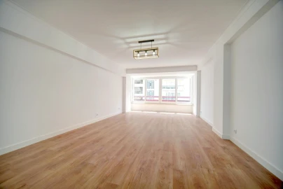 Apartamento T3 para Venda em São Domingos de Benfica