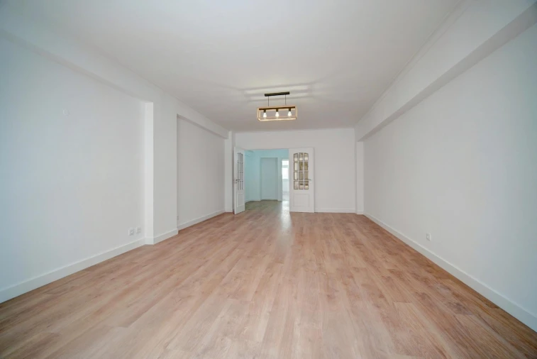 Apartamento T3 para Venda em São Domingos de Benfica Foto 4
