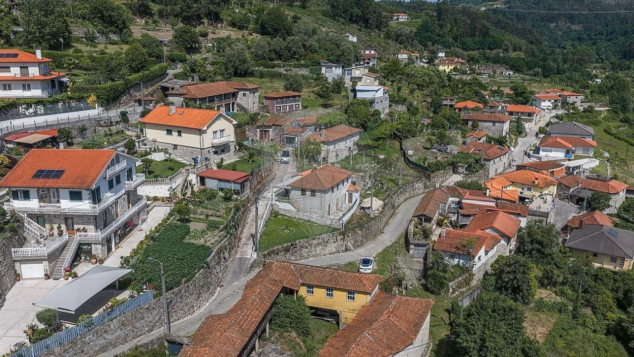 Moradia T4 para Venda em Sobradelo da Goma Foto 23