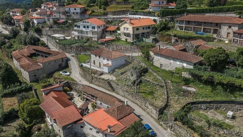 Moradia T4 para Venda em Sobradelo da Goma
