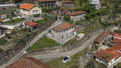 Moradia T4 para Venda em Sobradelo da Goma