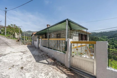 Moradia T4 para Venda em Sobradelo da Goma