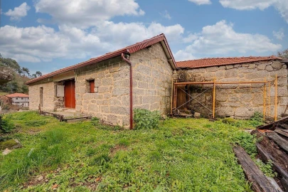 Moradia T9 para Venda em Vieira do Minho