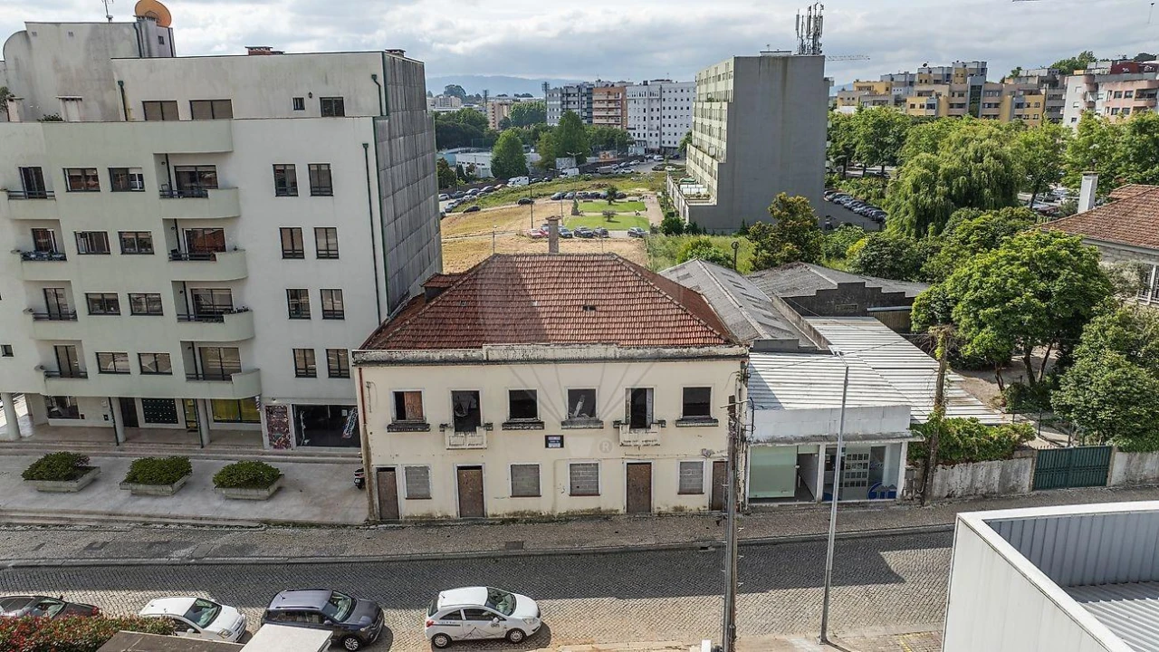 Prédio para Venda em Vila Nova de Famalicão e Calendário Foto 1