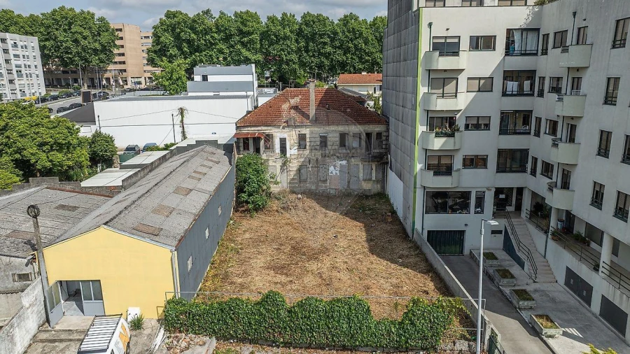 Prédio para Venda em Vila Nova de Famalicão e Calendário Foto 2
