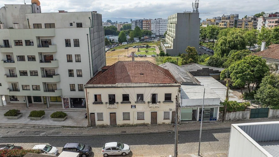 Prédio para Venda em Vila Nova de Famalicão e Calendário