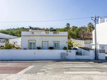 Moradia T2 para Venda em Loule (São Sebastião)