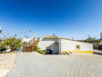 Moradia T2 para Venda em Loule (São Sebastião)