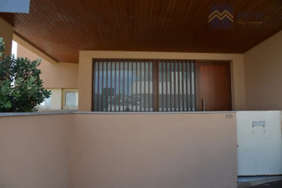 Moradia T3 para Venda em Gulpilhares e Valadares