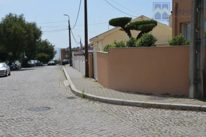 Moradia T3 para Venda em Gulpilhares e Valadares
