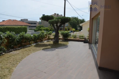 Moradia T3 para Venda em Gulpilhares e Valadares