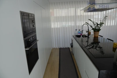 Moradia T3 para Venda em Gulpilhares e Valadares