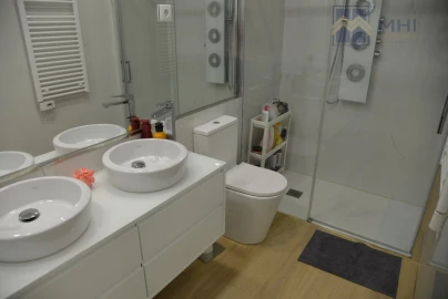 Moradia T3 para Venda em Gulpilhares e Valadares