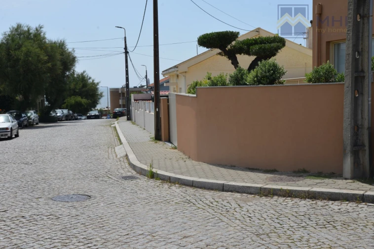 Moradia T3 para Venda em Gulpilhares e Valadares Foto 2