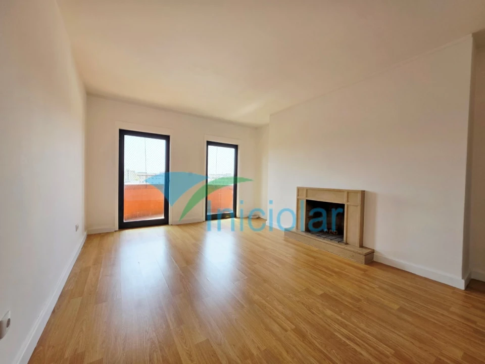 Apartamento T2 para Venda em Rio Tinto Foto 1