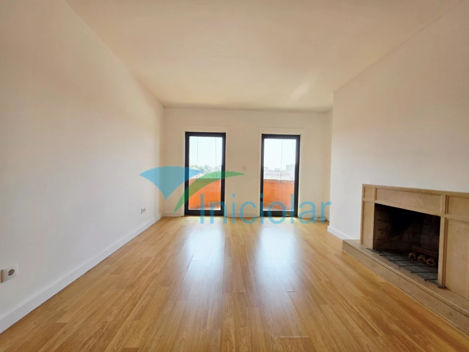 Apartamento T2 para Venda em Rio Tinto Foto 2