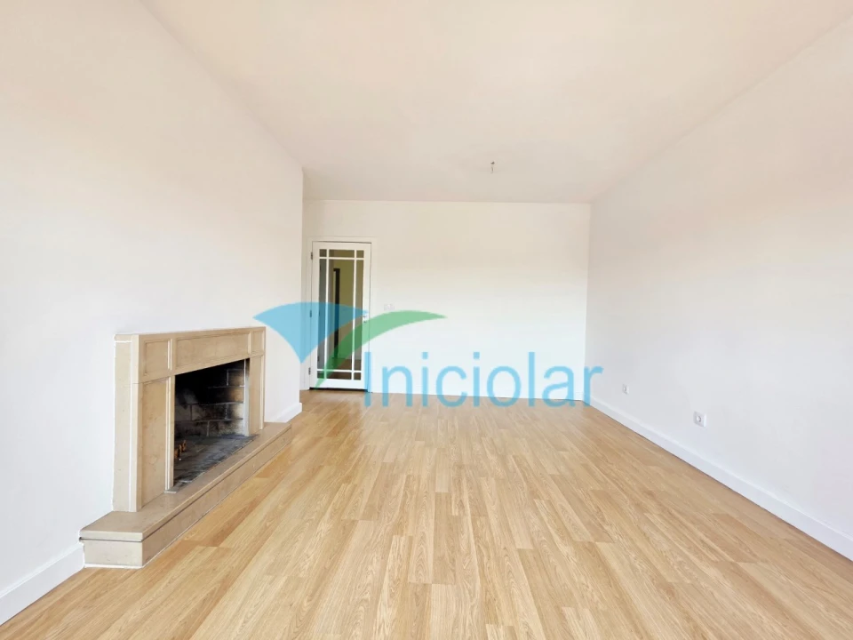 Apartamento T2 para Venda em Rio Tinto Foto 3