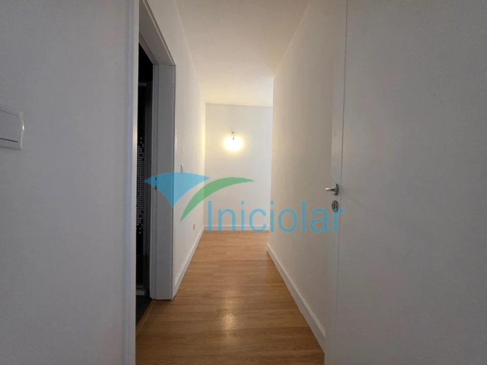 Apartamento T2 para Venda em Rio Tinto Foto 14