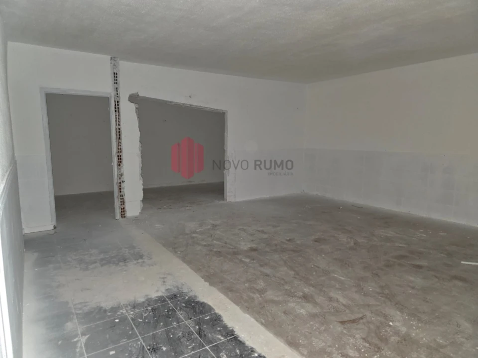 Loja para Venda em Cidade da Maia Foto 10