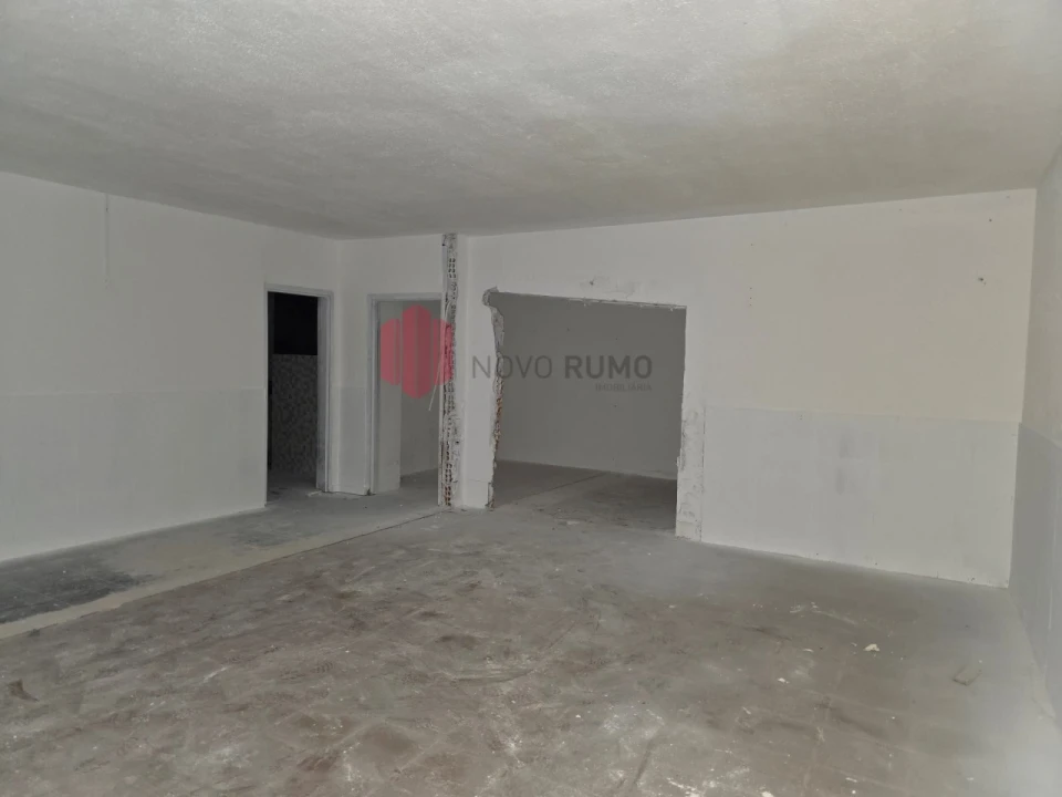 Loja para Venda em Cidade da Maia Foto 11