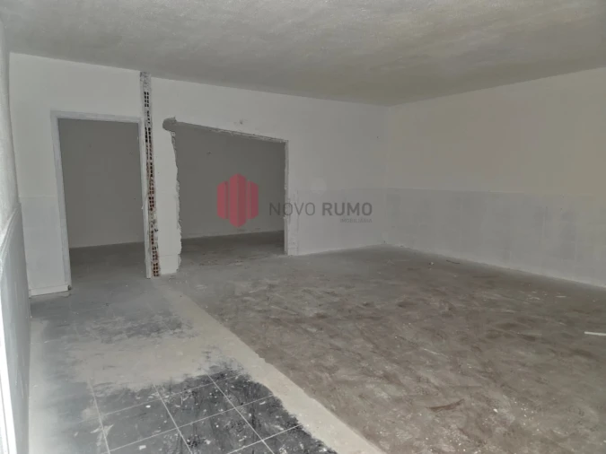 Loja para Venda em Cidade da Maia Foto 10