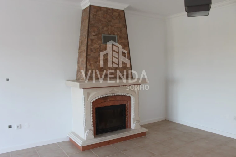 Moradia T4 para Venda em Gambia-Pontes-Alto da Guerra Foto 4