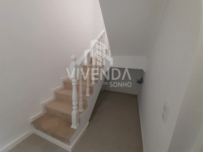 Moradia T4 para Venda em Gambia-Pontes-Alto da Guerra Foto 16