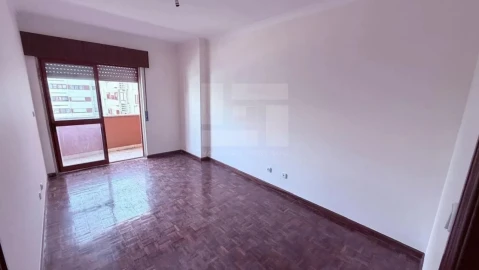 Apartamento T2 para Venda em Algueirão-Mem Martins