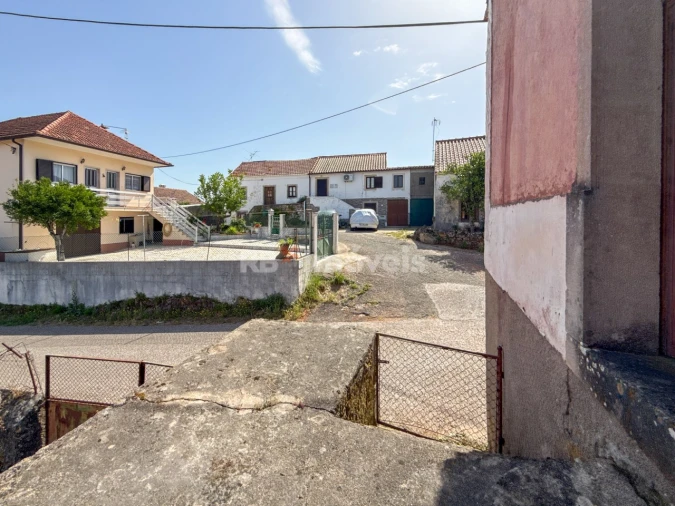 Quinta T4 para Venda em Chãos Foto 17