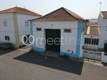Armazém para Venda em Ramalhal